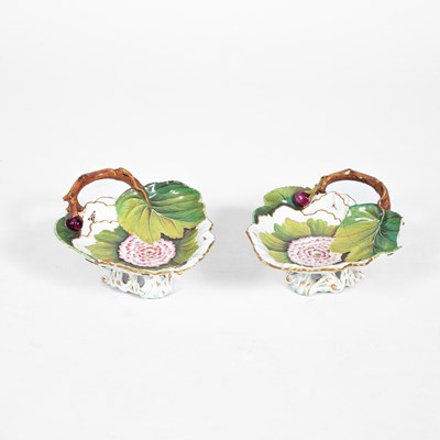 Lot 493 - A mid 19th Century English porcelain Chelsea style dessert service