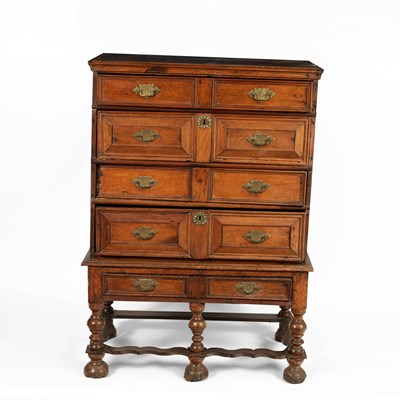 Lot 83 - A 17th Century oak chest