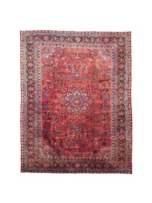 Lot 305 - An 'American' Sarouk carpet