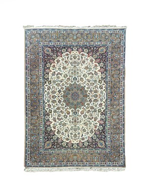 Lot 307 - An Isfahan carpet