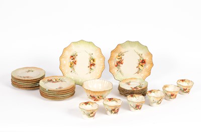 Lot 474 - A Nautilus porcelain part service