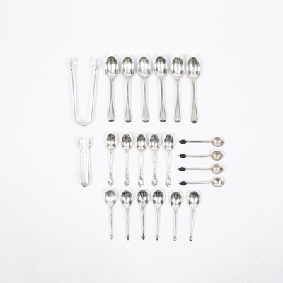 Lot 4 - A set of six Victorian silver bead edge teaspoons