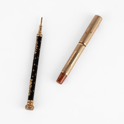 Lot 171 - A 9ct gold cased pen