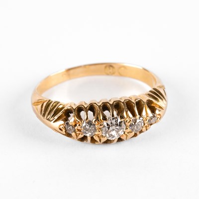 Lot 251 - A Victorian yellow metal diamond five-stone ring