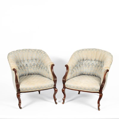 Lot 172 - A pair of Victorian button back tub chairs