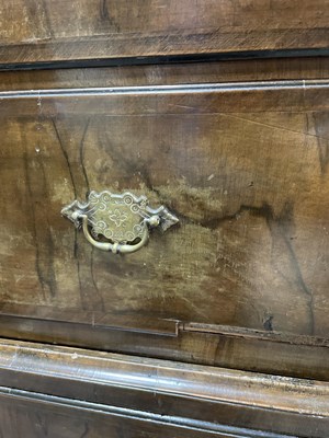Lot 84 - A George II walnut and featherbanded chest on chest