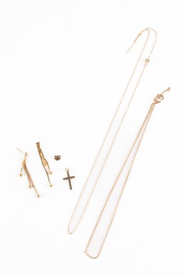 Lot 330 - A collection of yellow metal jewellery