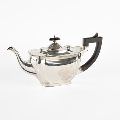 Lot 26 - A silver teapot