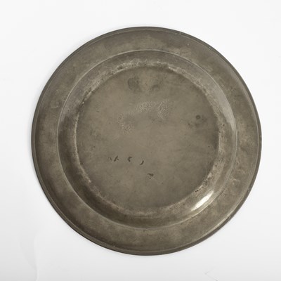 Lot 40 - A pair of English pewter reeded plates by Robert Jupe of London