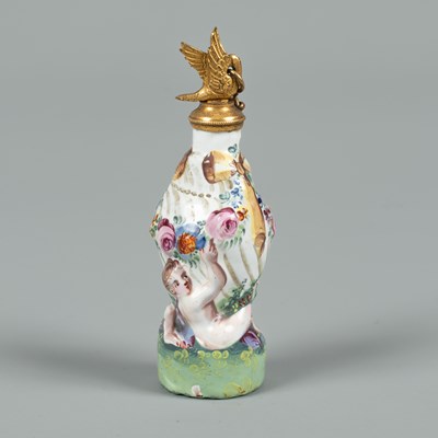 Lot 418 - A South Staffordshire enamel scent bottle