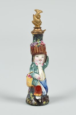 Lot 419 - A Bilston enamel scent bottle