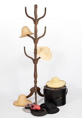 Lot 675 - A Victorian turned oak hat stand