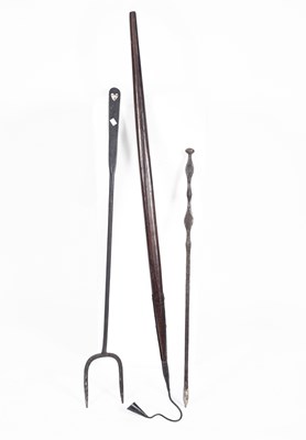 Lot 69 - An iron log fork