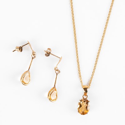 Lot 233 - A 9ct yellow gold and citrine pendant necklace and earrings