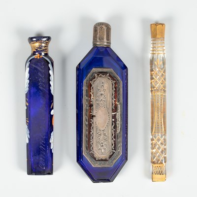 Lot 388 - A Georgian cut glass, silver and enamel scent bottle