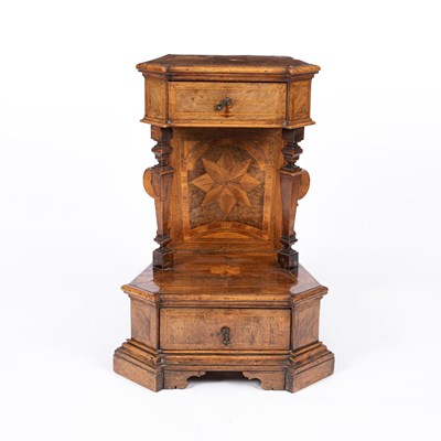 Lot 751 - A 17th Century Italian walnut prie-dieu