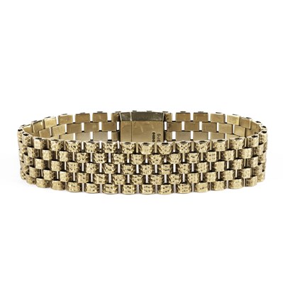 Lot 235 - A 9ct yellow gold brick link bracelet