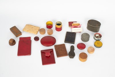 Lot 853 - A quantity of leather visiting card cases and boxes