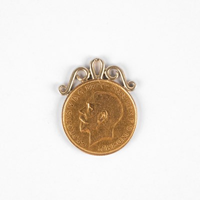 Lot 173 - A George V 1914 half sovereign