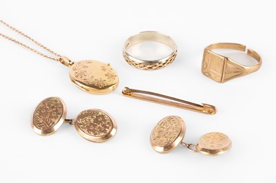 Lot 236 - A collection of yellow metal jewellery