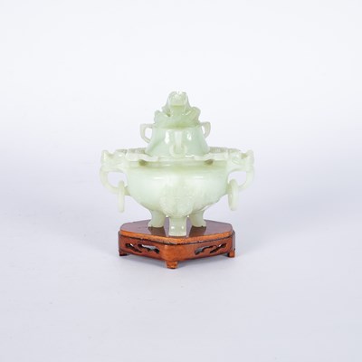 Lot 190 - A Chinese carved jade censer and cover