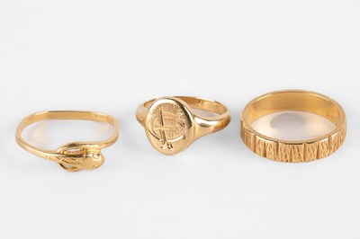 Lot 274 - Three yellow metal rings