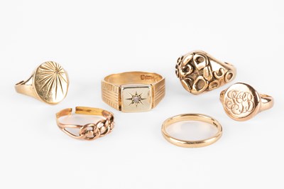 Lot 276 - Six yellow metal rings