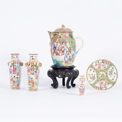 Lot 220 - A quantity of Cantonese famille rose wares
