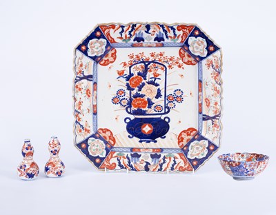Lot 217 - A large Japanese Imari charger