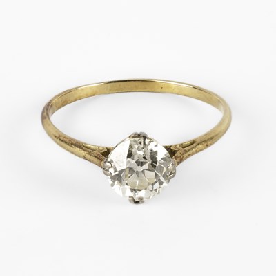 Lot 343 - A diamond solitaire ring