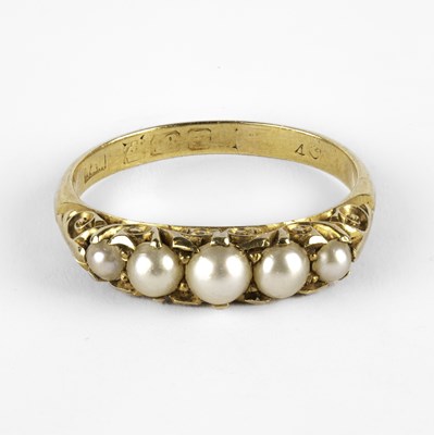 Lot 344 - A Victorian 18ct yellow gold and pearl ring