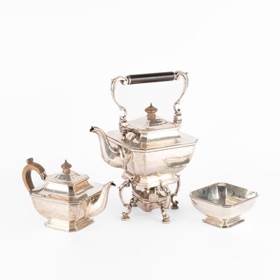 Lot 106 - A matched three-piece silver tea service