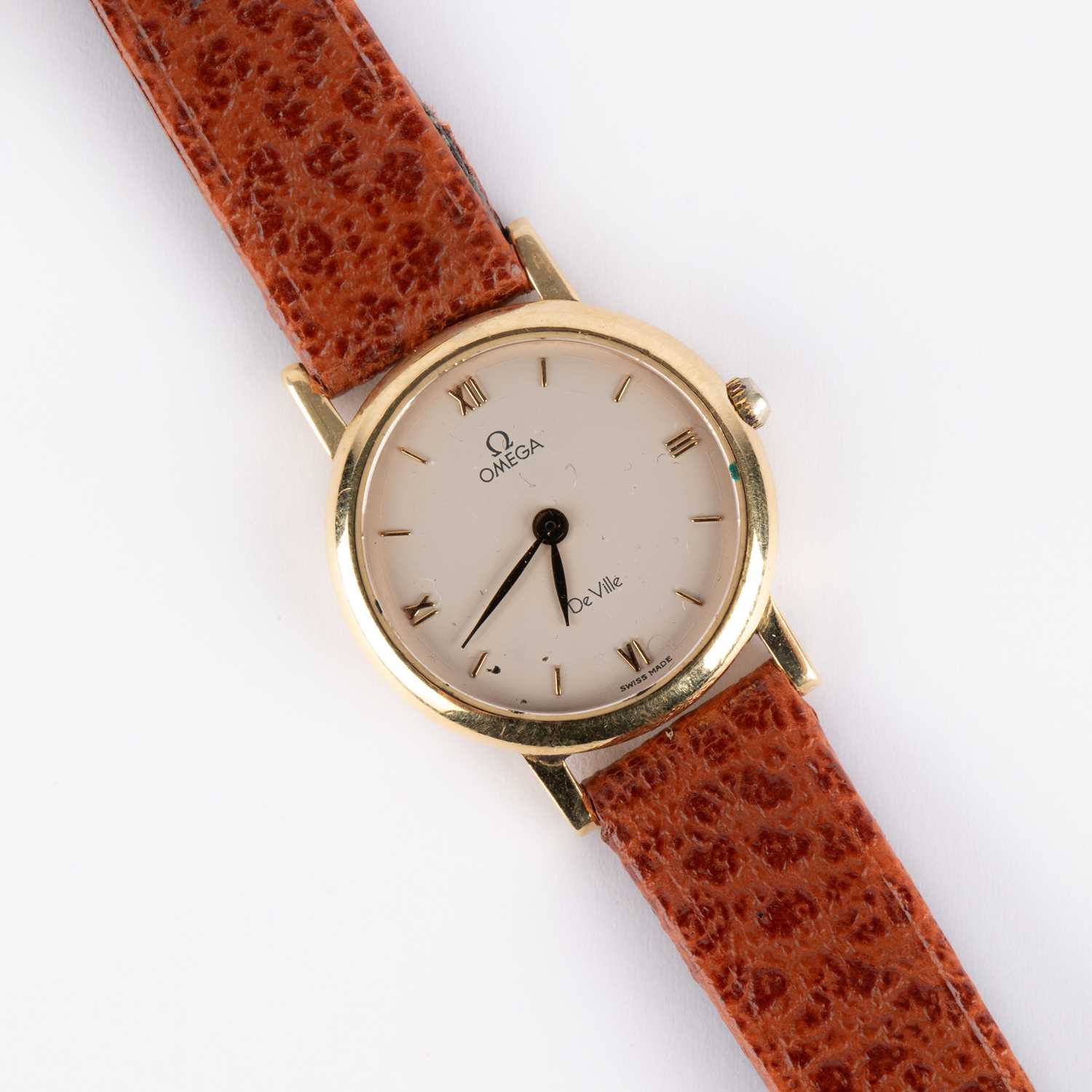 Lot 199 - A lady's 18K Omega De Ville wristwatch