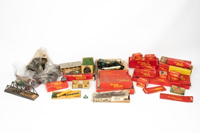 Lot 781 - A quantity of Tri-ang 00 gauge electric trains and track