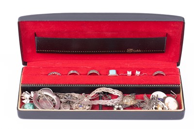 Lot 73 - Assorted silver jewellery