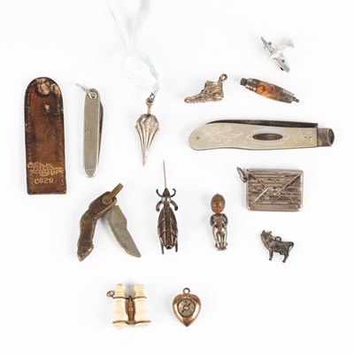 Lot 153 - A group of interesting sundries