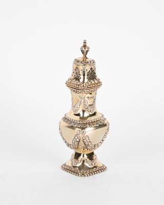 Lot 108 - An Edwardian silver-gilt caster