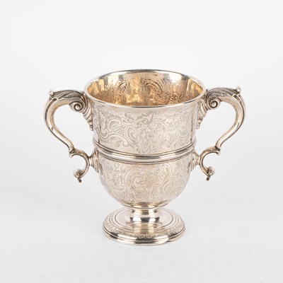 Lot 109 - An Irish silver twin-handled silver cup