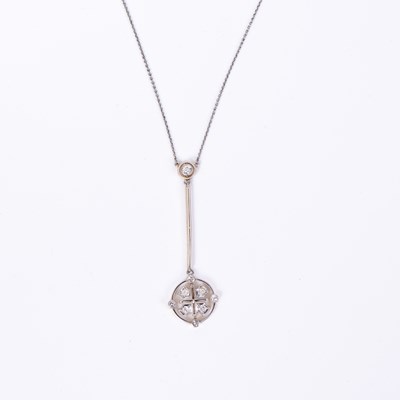 Lot 124 - A diamond pendant necklace