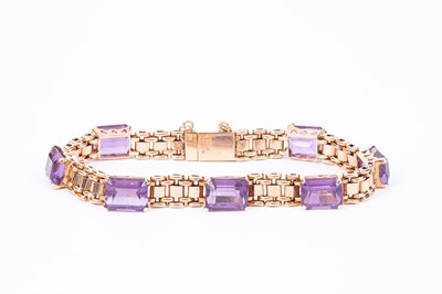 Lot 98 - An amethyst bracelet