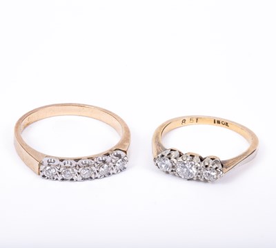 Lot 101 - A diamond three-stone ring