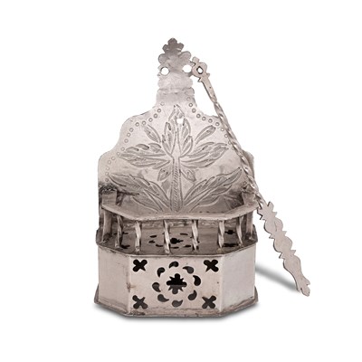 Lot 404 - A Queen Anne miniature Britannia standard silver fire grate