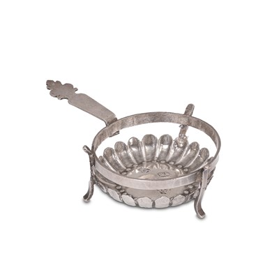 Lot 411 - A Queen Anne miniature Britannia standard silver brazier