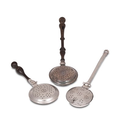 Lot 414 - A William & Mary miniature Britannia standard silver warming pan