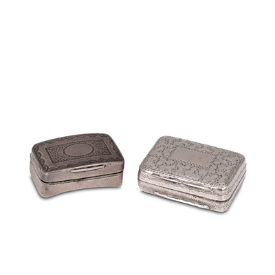 Lot 417 - A George III small silver vinaigrette