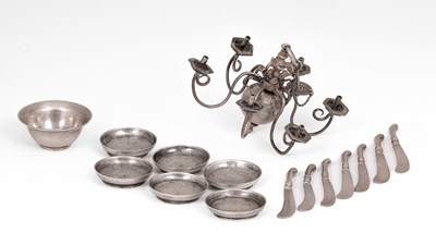 Lot 423 - A set of six miniature Dutch silver plates