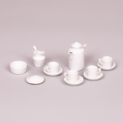 Lot 623 - A German porcelain dolls' house tea service