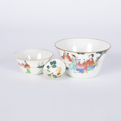 Lot 252 - A Chinese famille rose bowl
