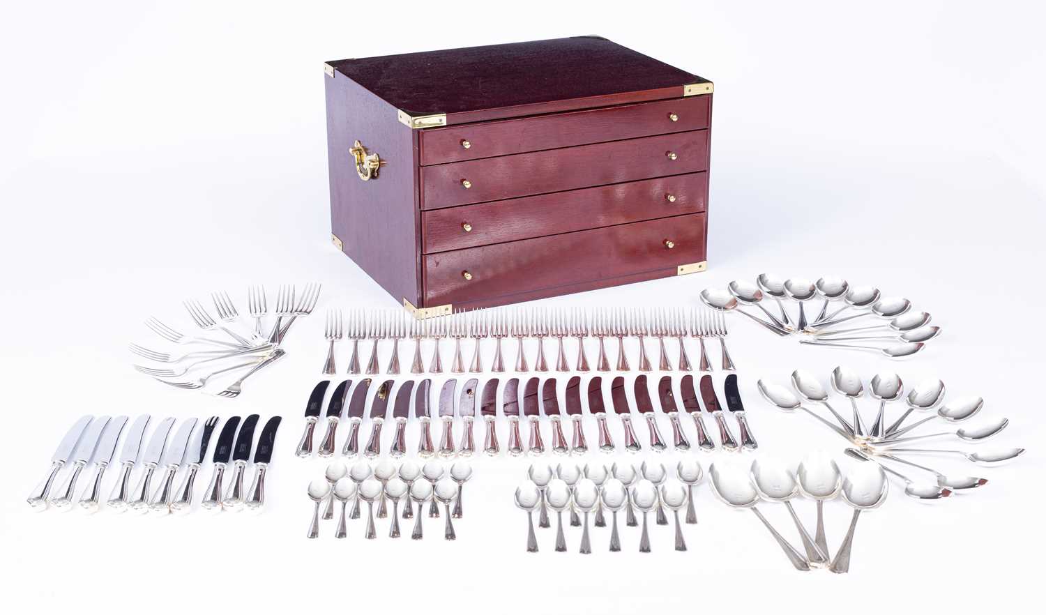 Lot 29 - A canteen of silver cutlery