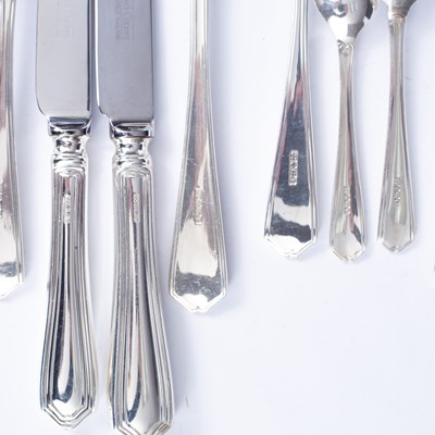 Lot 29 - A canteen of silver cutlery